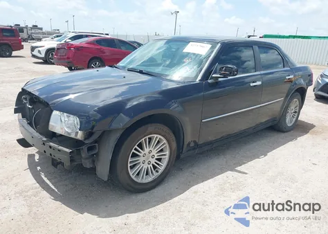 2010 Chrysler 300 Touring/Signature Series/Executive Series z USA, uszkodzony, nr VIN 2C3CA5CVXAH182774